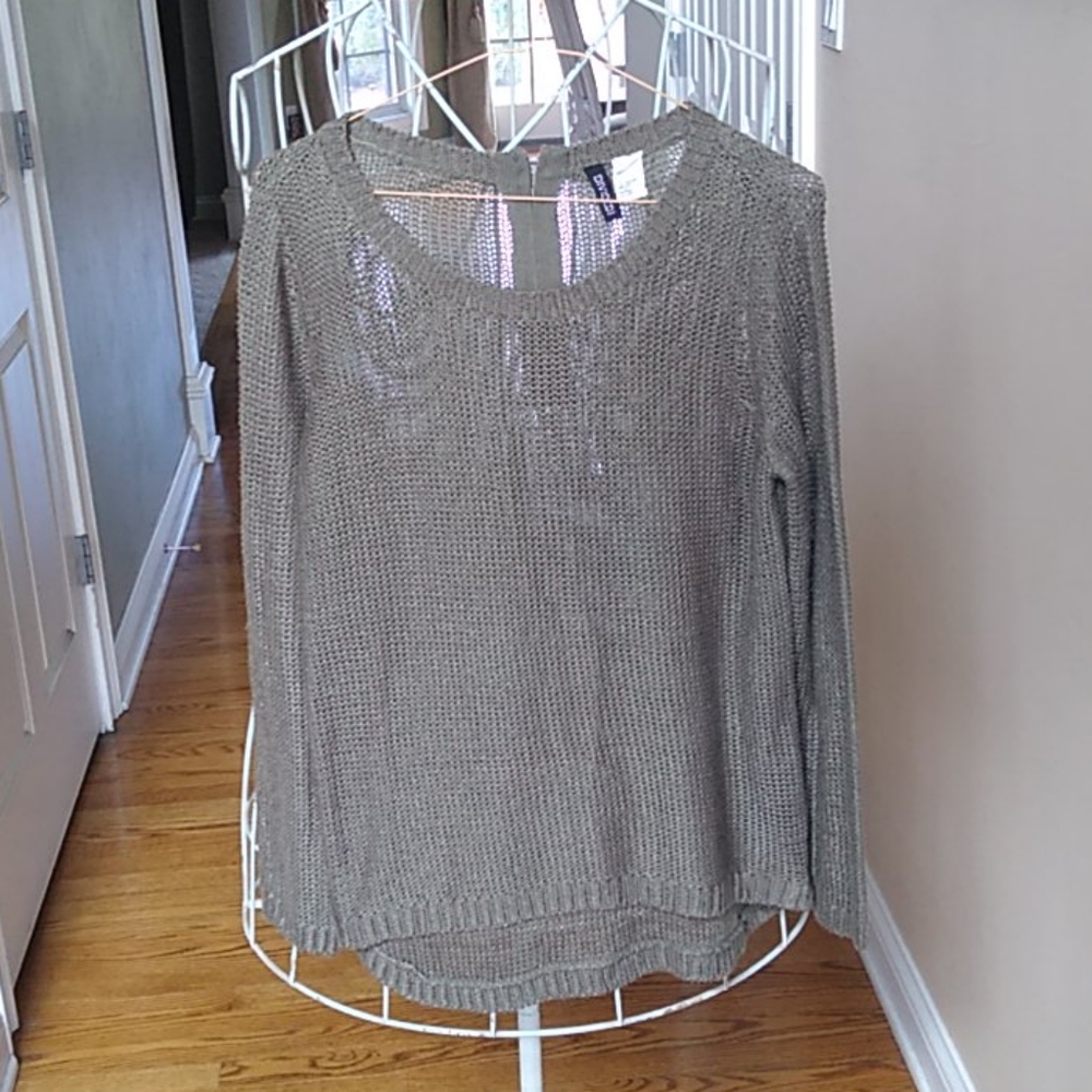 H&M Sweater - Picture 2 of 11